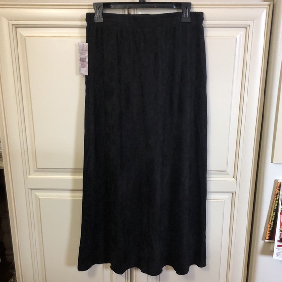 NWT Hannah Skirt - Picture 3 of 3